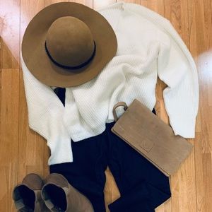 White v-neck oversized sweater